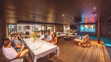 The Palms | Terrace/patio