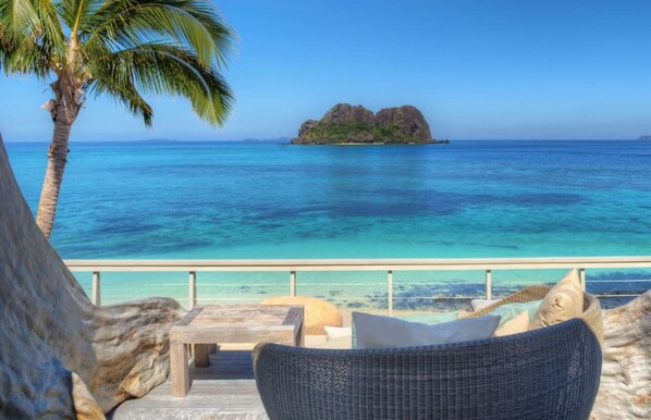 2 restaurants, breakfast served