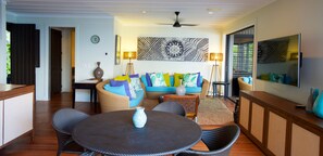The Royal - 3 Bedroom Beachfront Villa with Private Pool and Butler Service