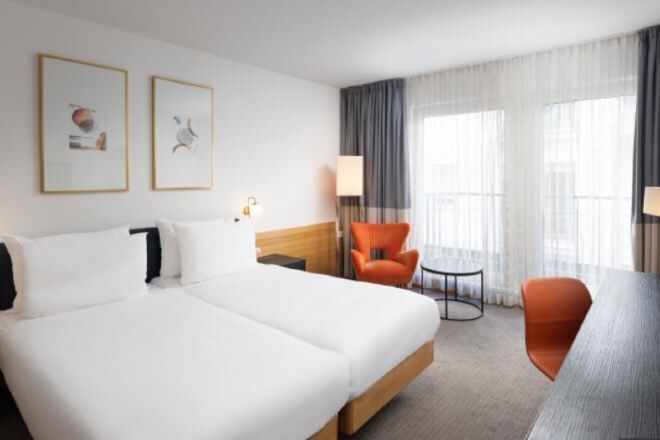 Hypo-allergenic bedding, in-room safe, blackout drapes, soundproofing