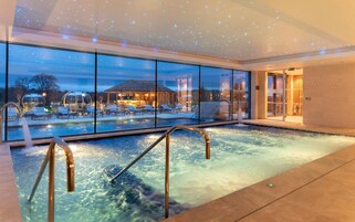 Couples treatment rooms, sauna, hot tub, steam room, body treatments