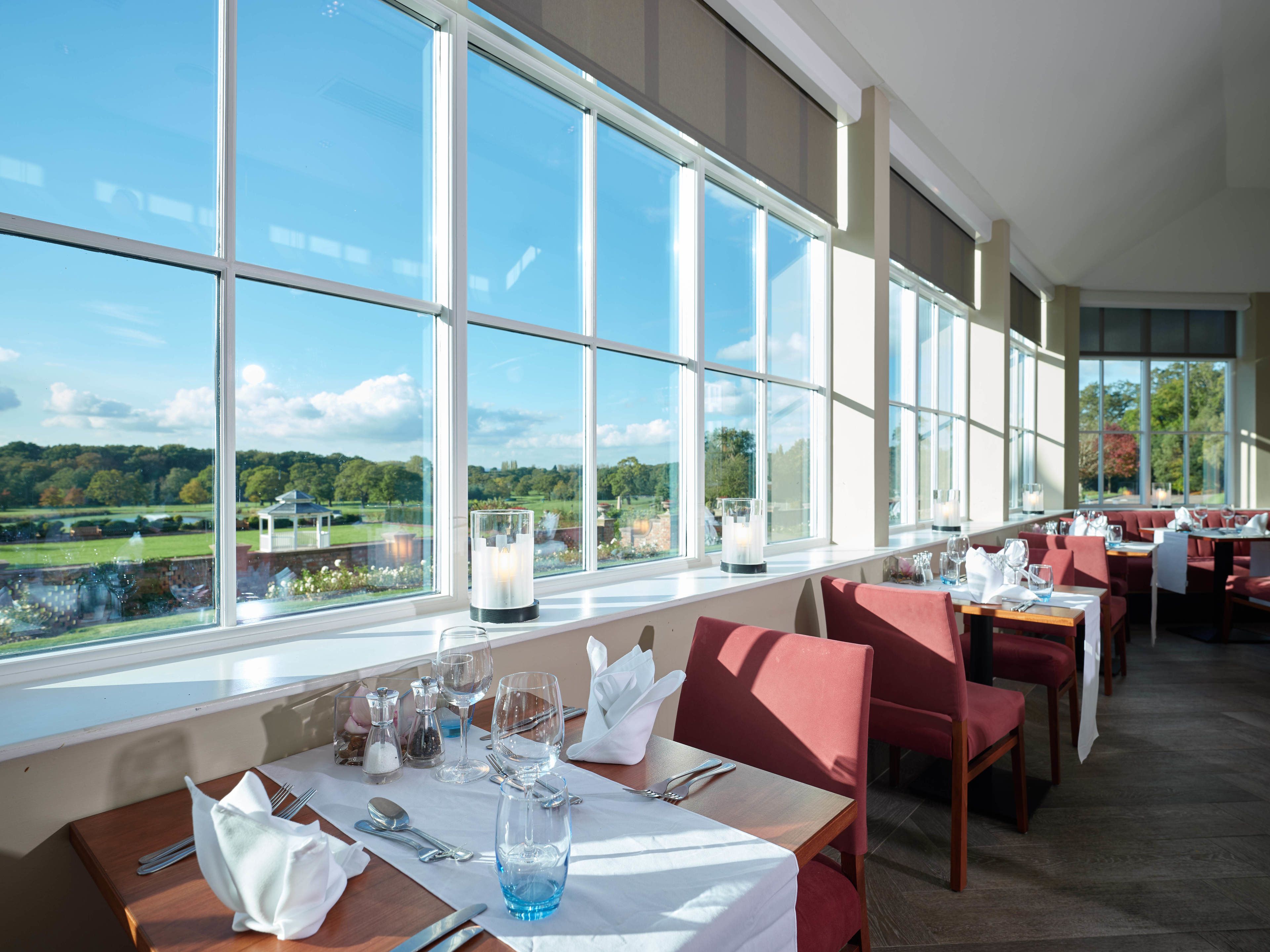 2 restaurants, breakfast, lunch, dinner served; international cuisine