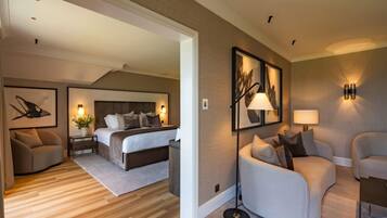 Carden Luxury Suite | Premium bedding, in-room safe, desk, blackout drapes