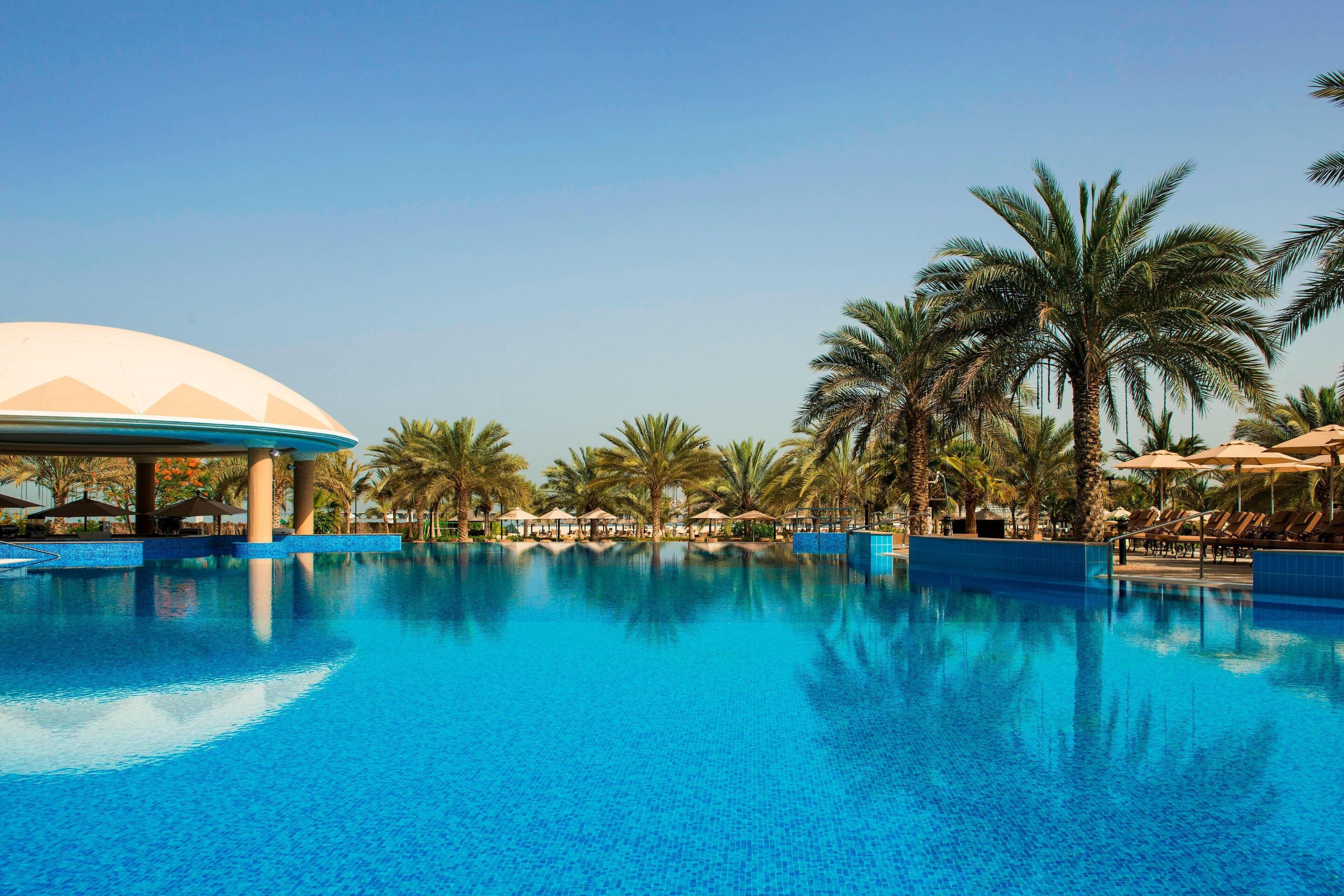 3 outdoor pools, pool umbrellas, sun loungers