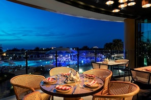 7 restaurants, breakfast, lunch, dinner served; Middle Eastern cuisine