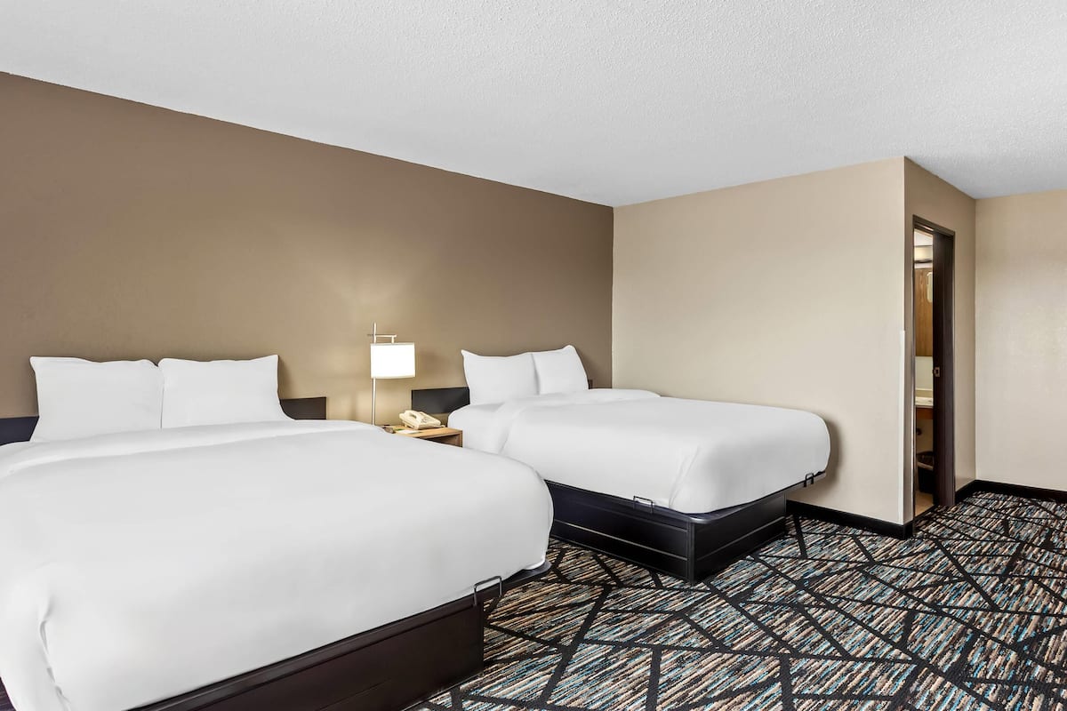 Standard Room, 2 Double Beds, Non Smoking | Desk, iron/ironing board, free WiFi, bed sheets