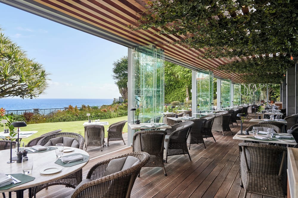 The Cliff Bay, by PortoBay