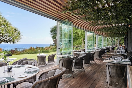 The Cliff Bay, by PortoBay