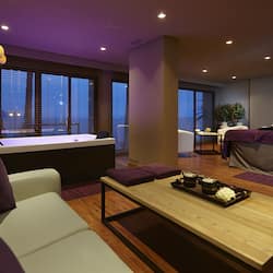 Couples treatment rooms, body treatments, aromatherapy