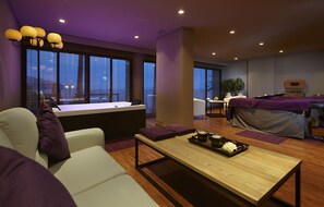 Couples treatment rooms, body treatments, aromatherapy
