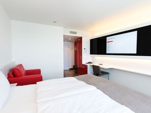Standard Room | Hypo-allergenic bedding, minibar, in-room safe, desk