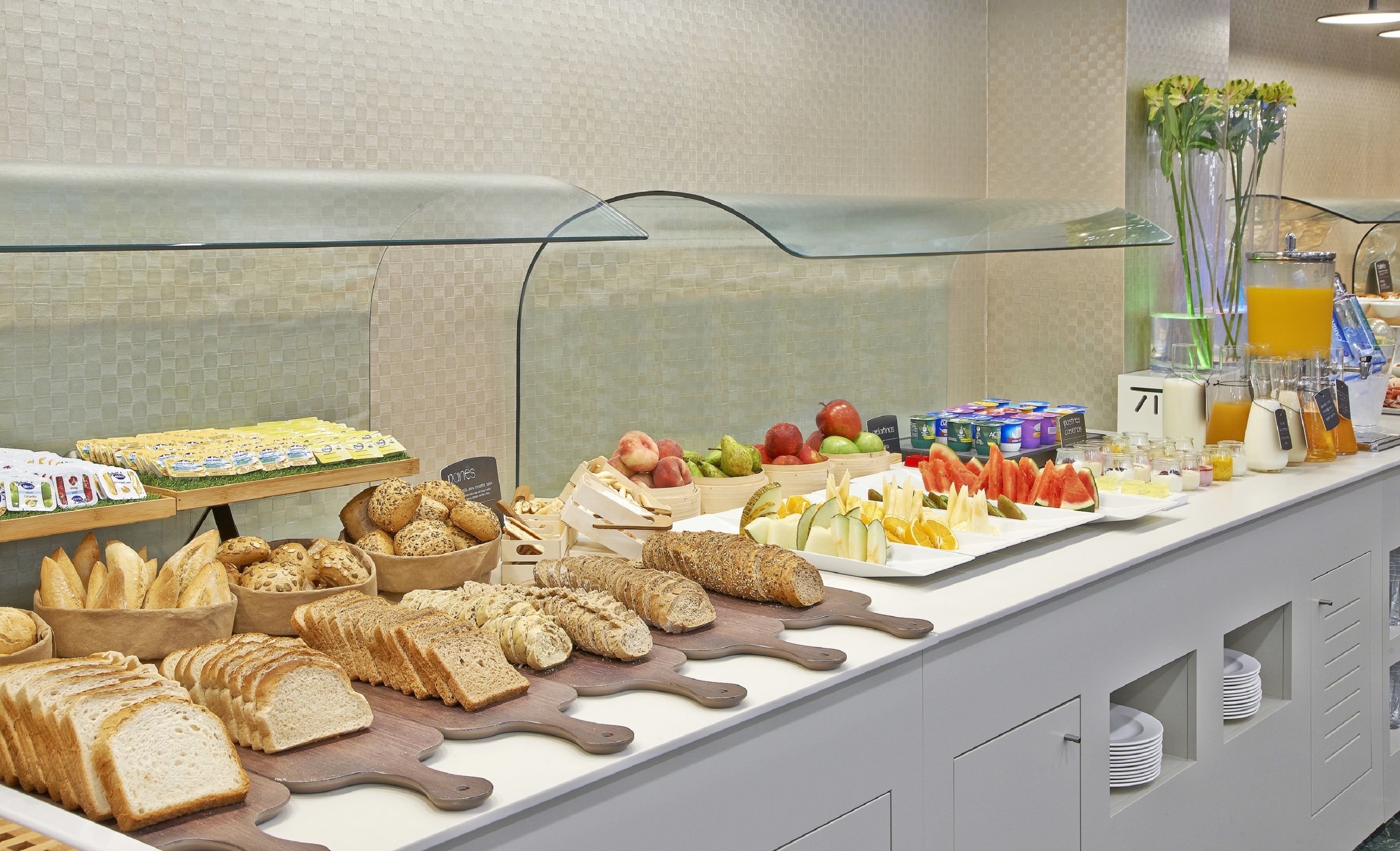 daily buffet breakfast for a fee