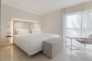 1 phòng ngủ, minibar, bàn, màn/rèm cản sáng