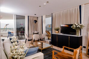 In-room safe, desk, soundproofing, iron/ironing board - Vert Eilat By AFI Hotels (Eilat)