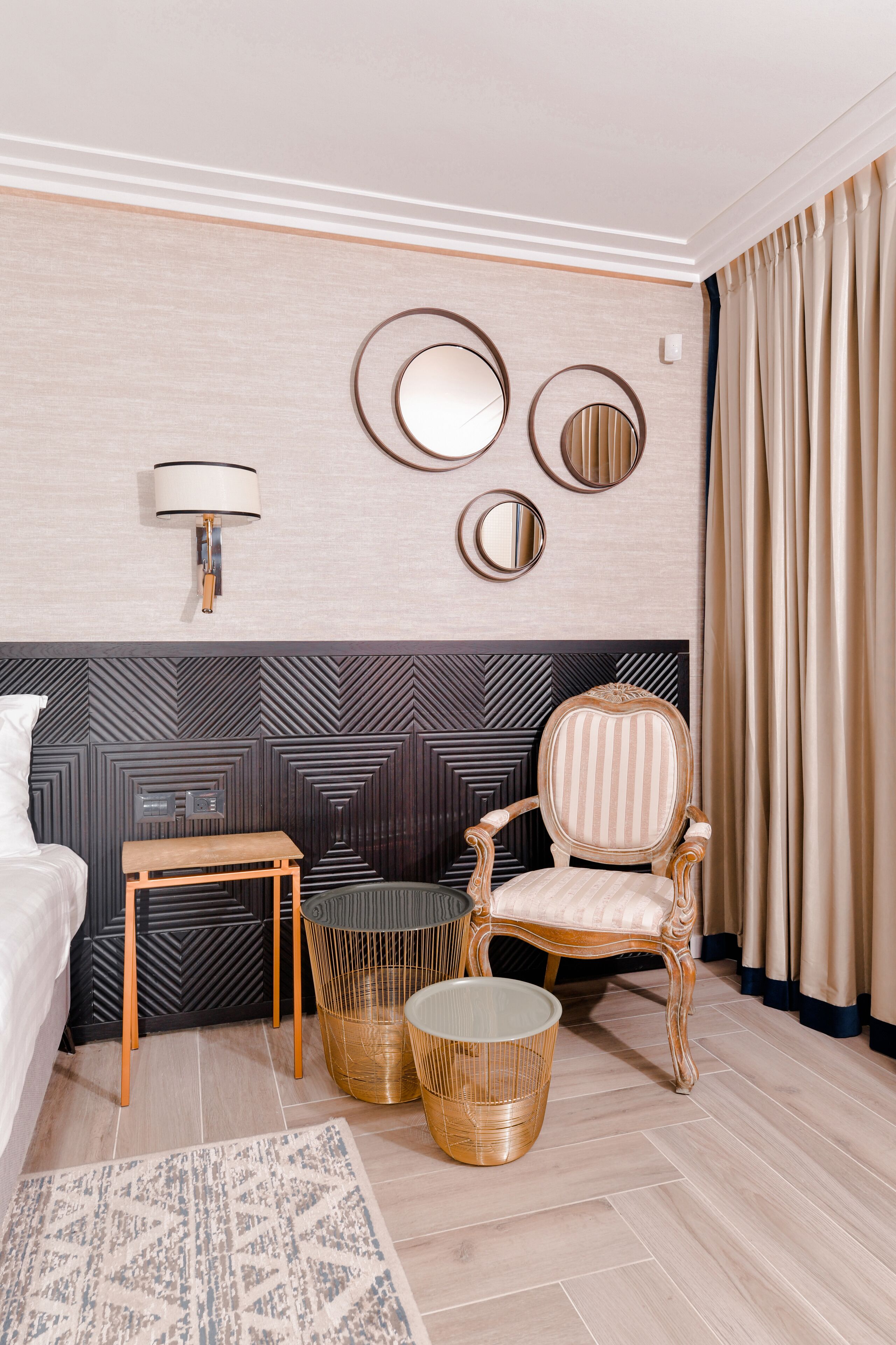 family suite, balcony | in-room safe, desk, soundproofing, iron/ironing board