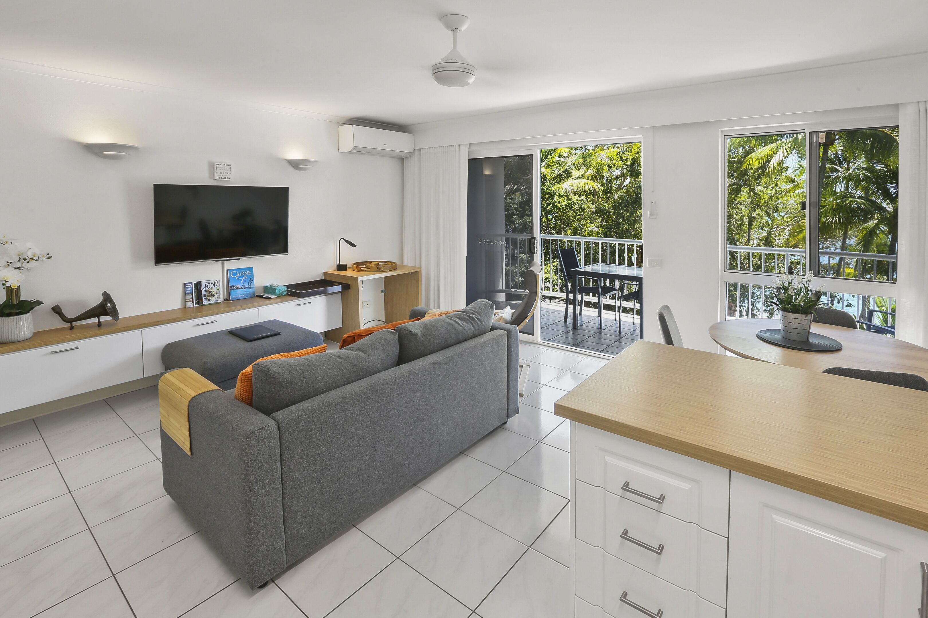 Agincourt Beachfront Apartments — image 11