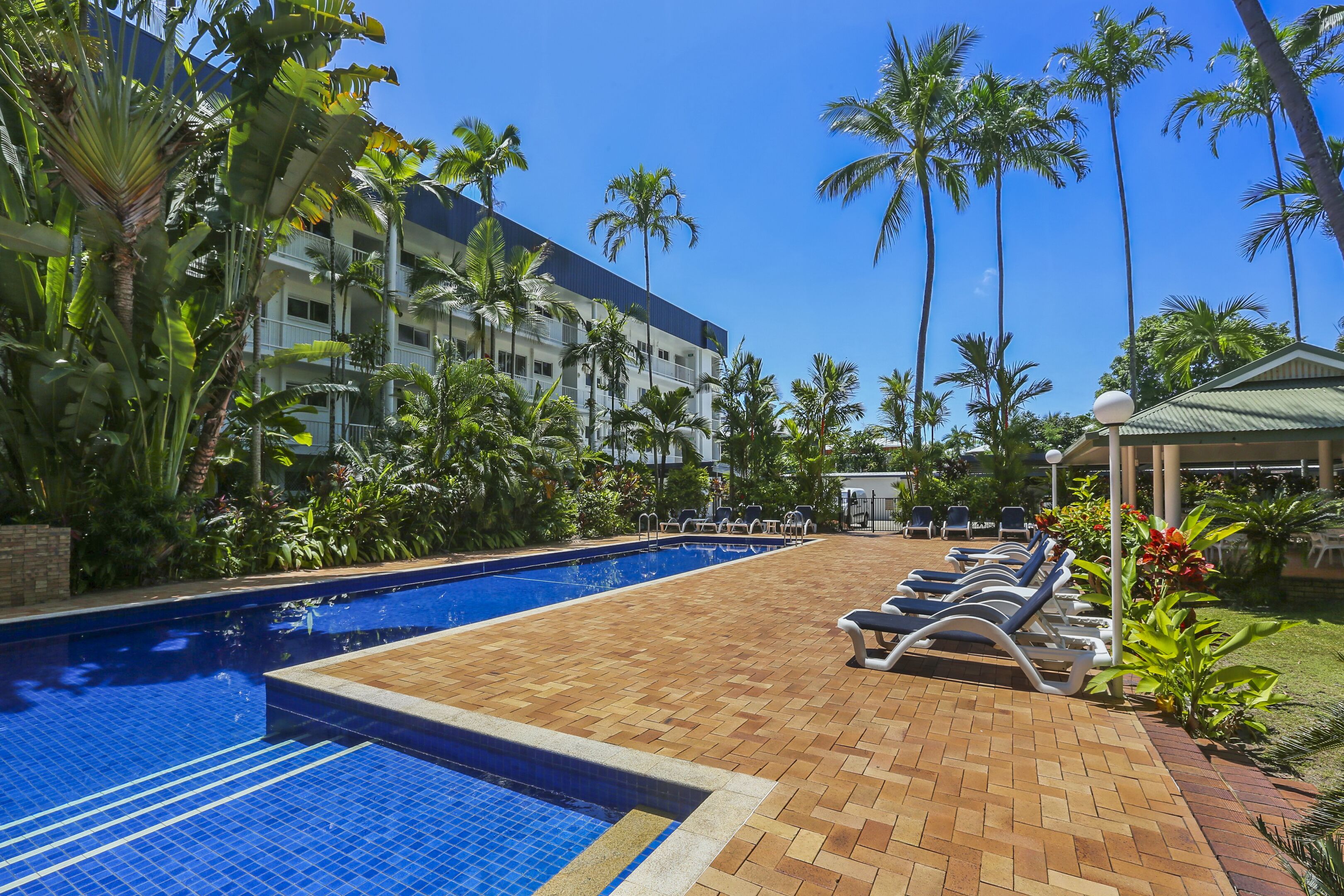 Agincourt Beachfront Apartments — image 4