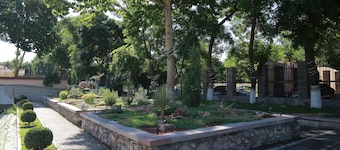 Shodlik Palace
