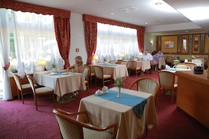 用餐