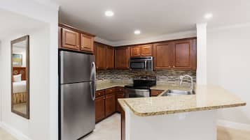 Deluxe Villa, 2 Bedrooms | Private kitchen