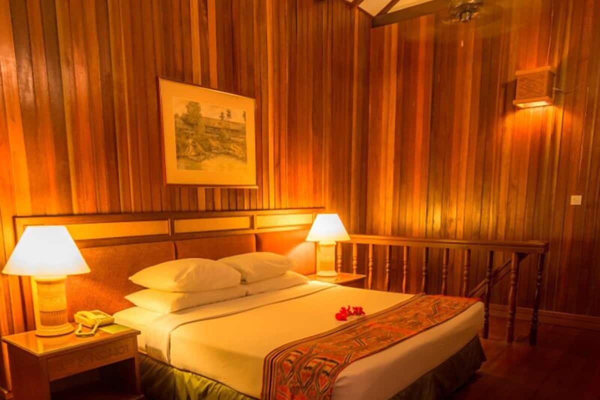 Duplex Suite Room | Desk, rollaway beds