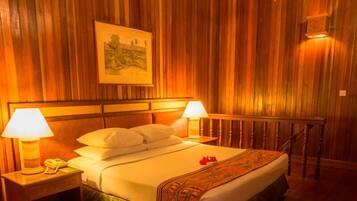 Duplex Suite Room | Desk, rollaway beds
