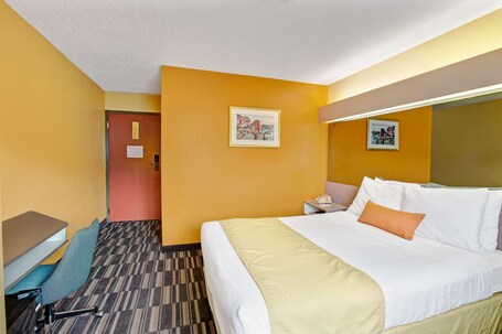 Microtel Inn Suites by Wyndham Gatlinburg - Image 23