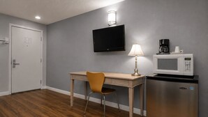 Chambre Deluxe, 1 très grand lit, non-fumeur | Micro-ondes