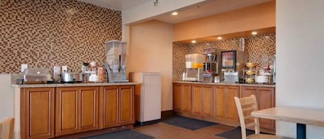 Inbegriffenes kontinentales Frühstück