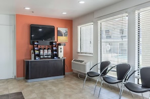 Coffee service - Motel 6 Fresno, CA (Fresno)