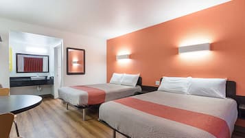 Escritorio, cortinas blackout, wifi gratis y ropa de cama