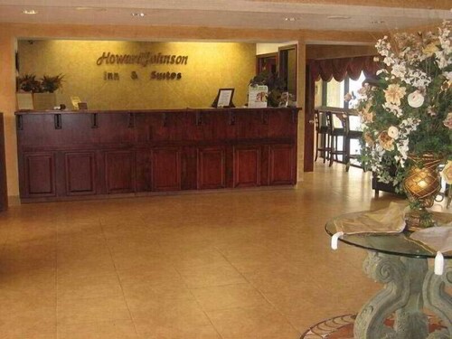 Tricove Inn & Suites