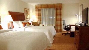 Desk, iron/ironing board, cribs (free), rollaway beds (surcharge) - Tricove Inn & Suites (Jacksonville)