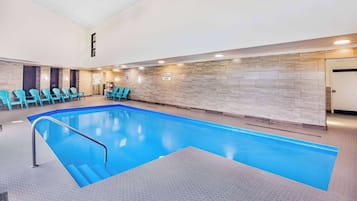 Indendørs pool