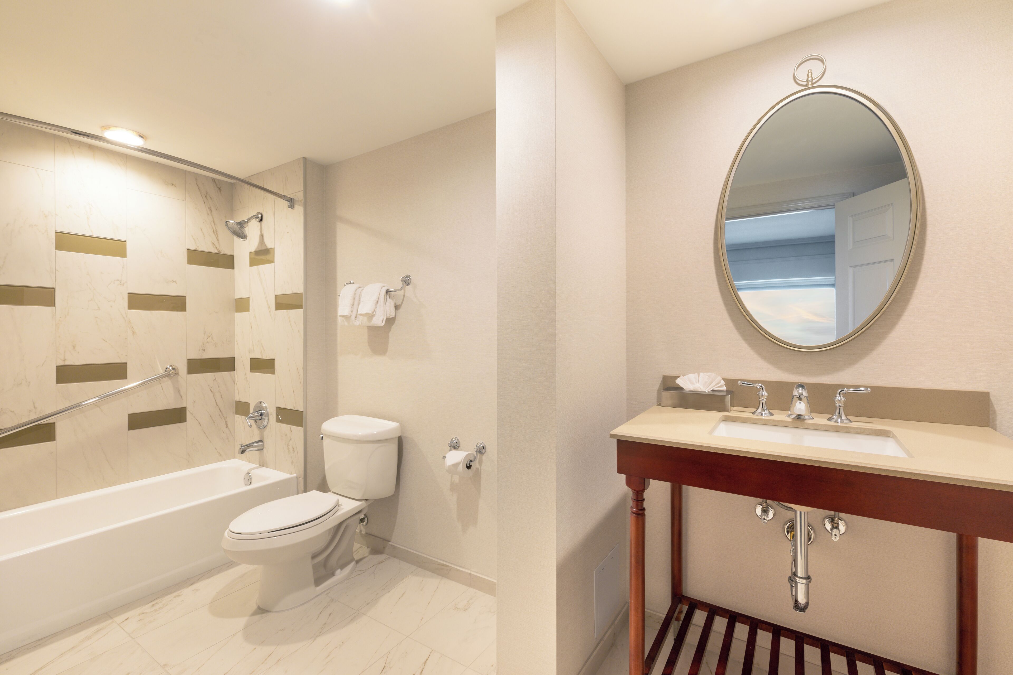 combined shower/bathtub, free toiletries, hair dryer, towels