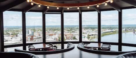 4 Restaurants, Frühstück, Mittagessen, Abendessen, amerikanische Küche