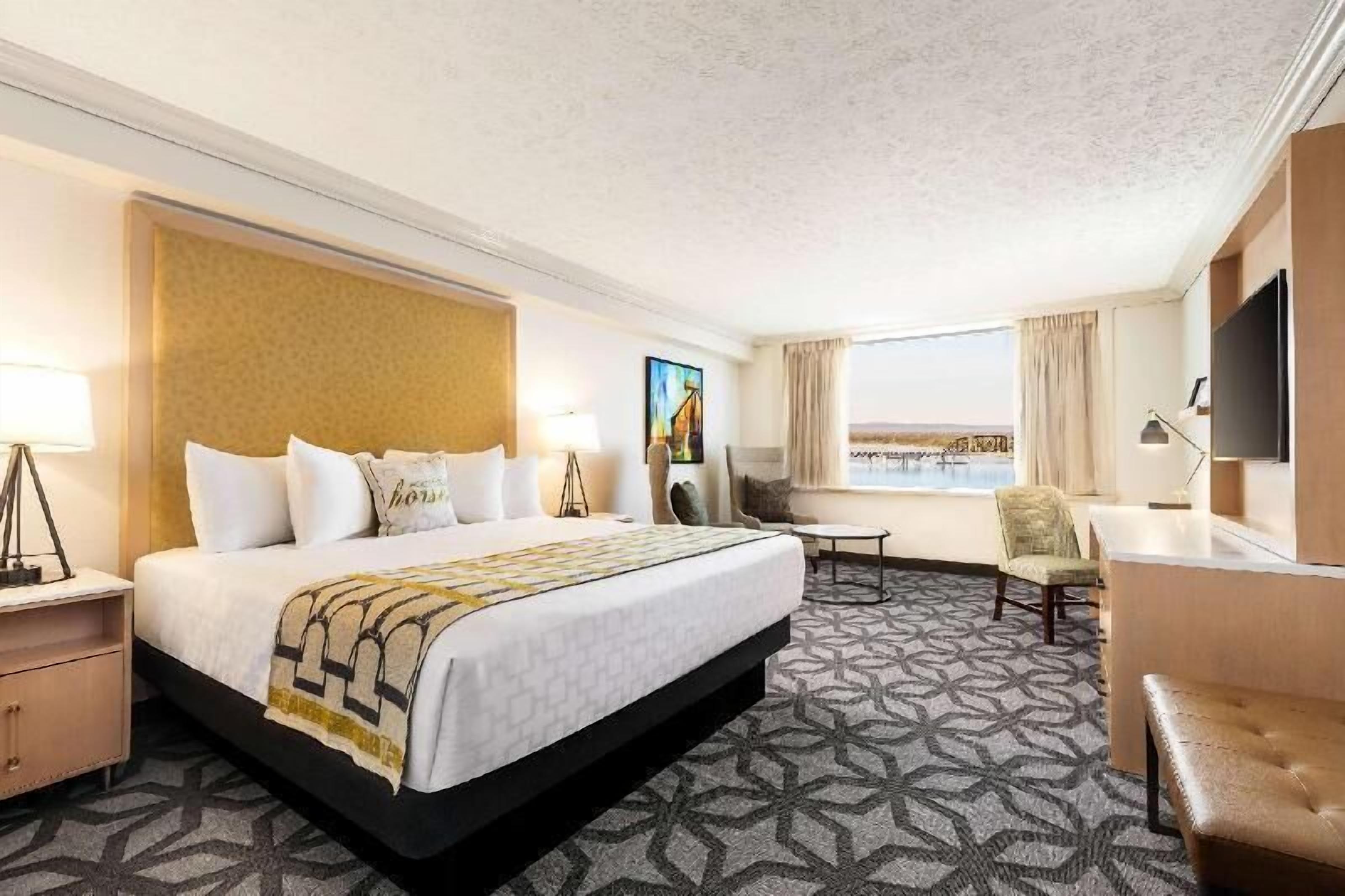 Caja de seguridad en la habitación y escritorio 