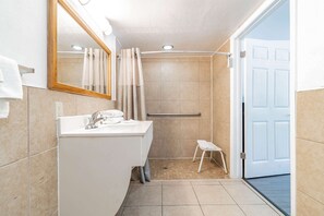 Ensemble douche/baignoire, serviettes fournies