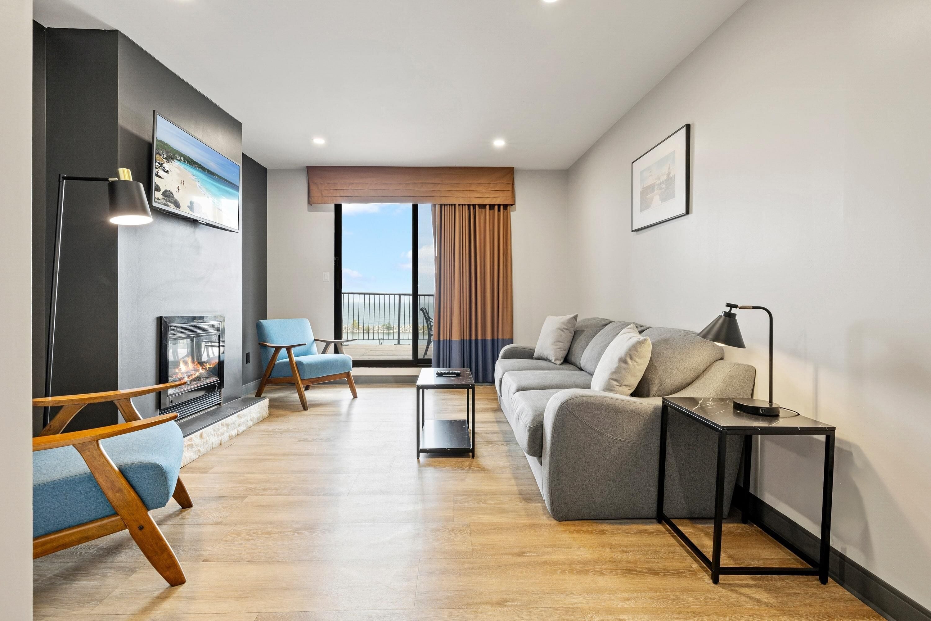 Lake View, 1 King Bed, Sofa Bed, Premium Suite, Soaker Tub | Desk, laptop workspace, blackout curtains, iron/ironing board