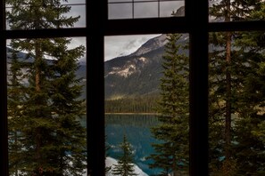 Restaurant - Emerald Lake Lodge (Field)