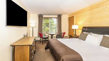 Room, 1 King Bed | Desk, laptop workspace, blackout drapes, iron/ironing board