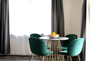 Executive Suite | Living area
