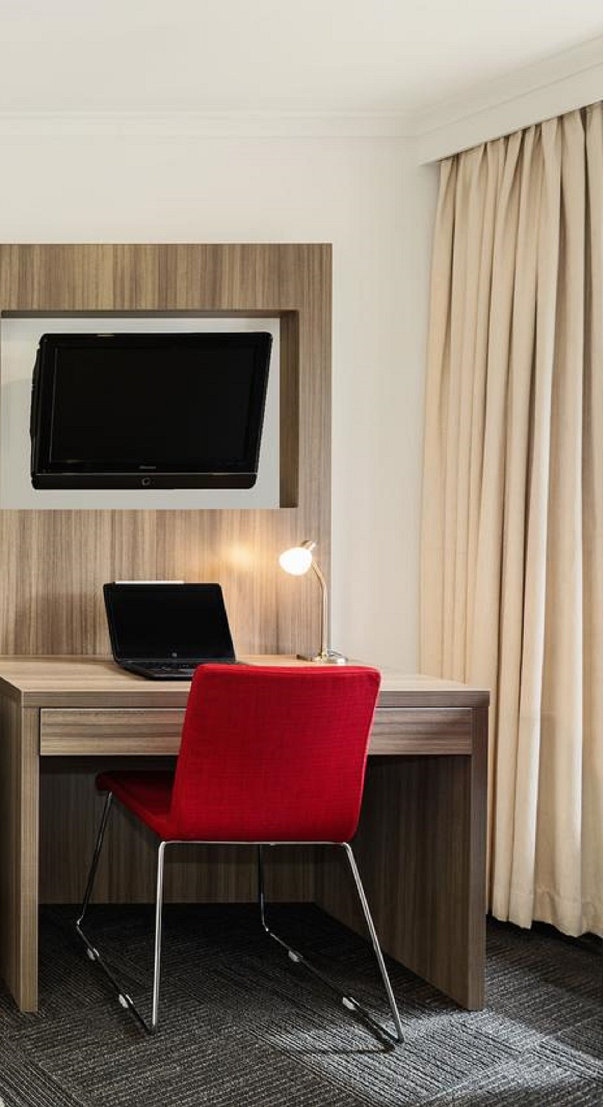 Nightelier Doncaster — image 14