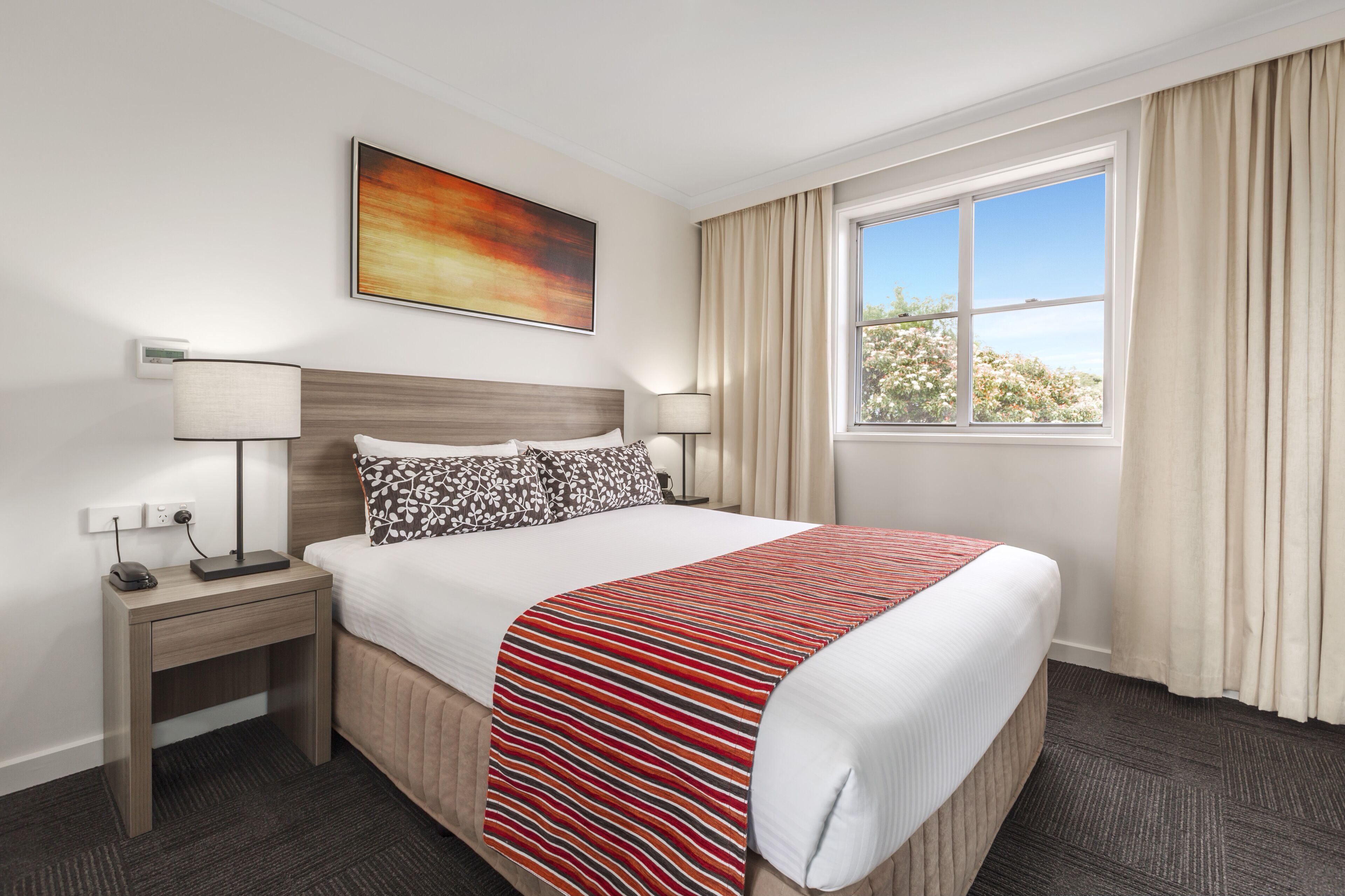 Nightelier Doncaster — image 5