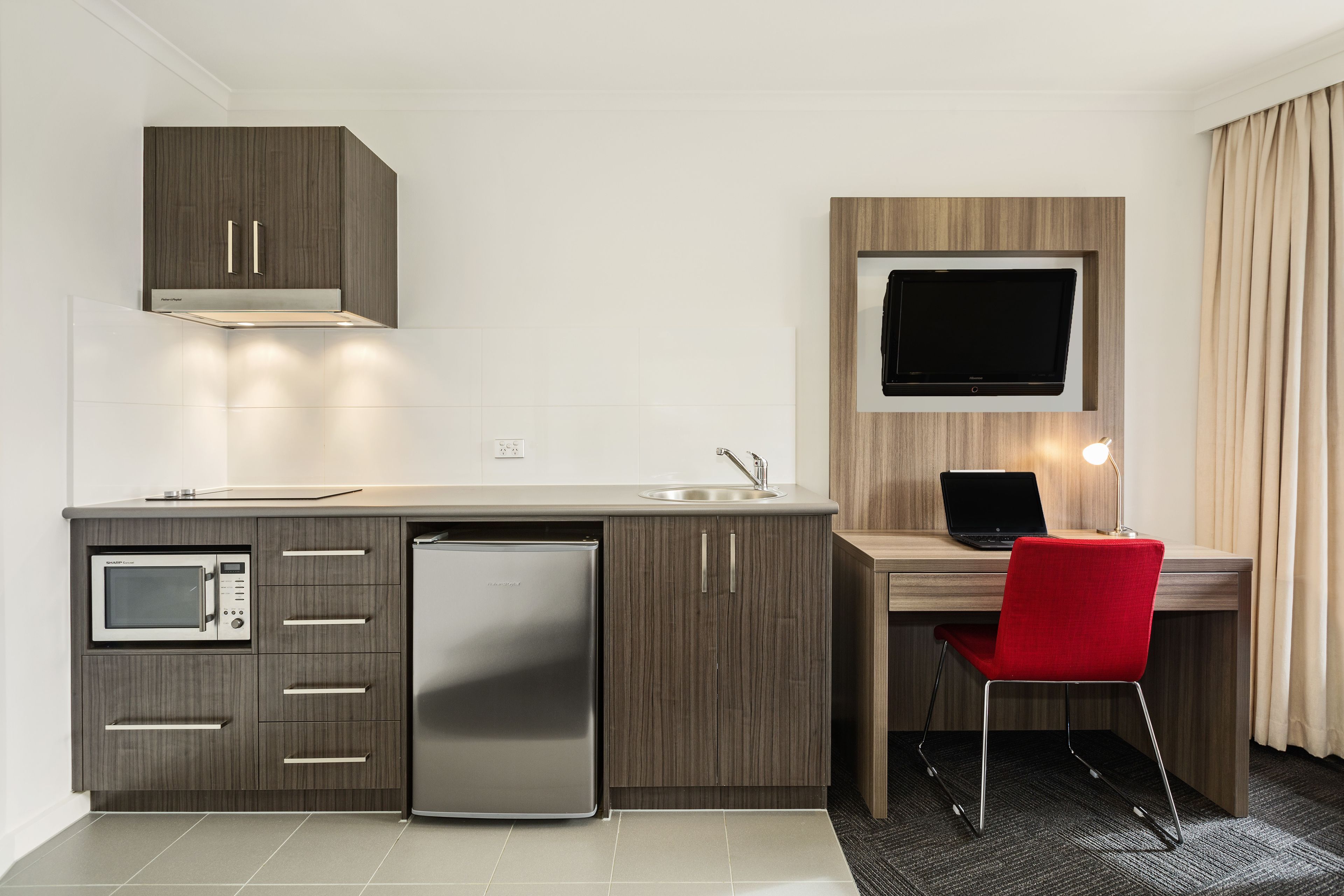 Nightelier Doncaster — image 13