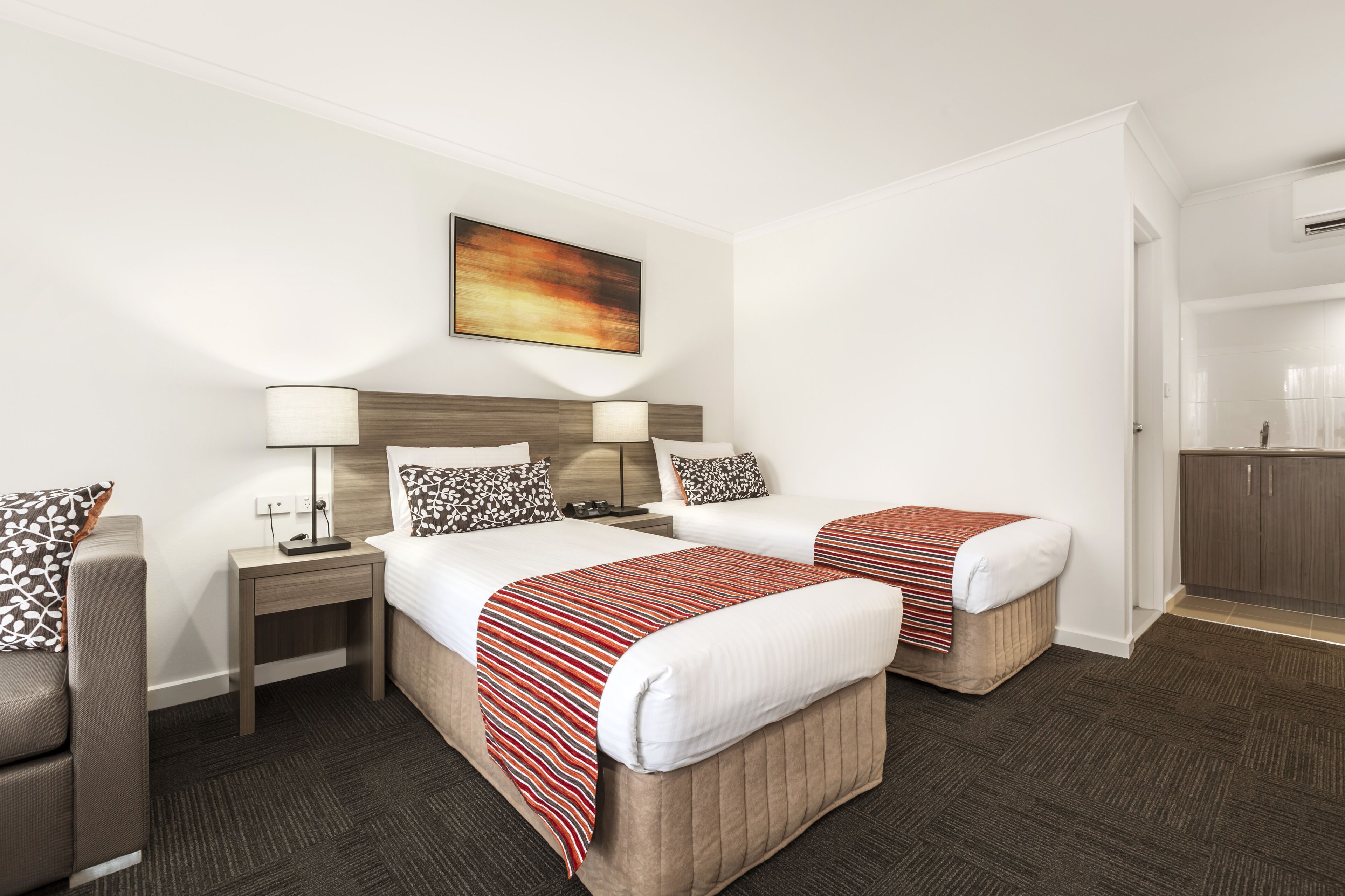 Nightelier Doncaster — image 11