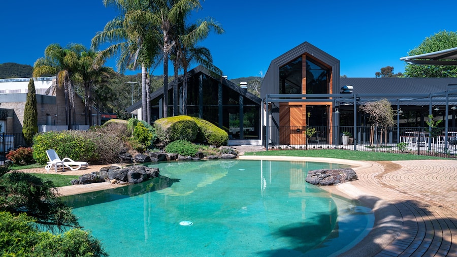 Nightcap at York on Lilydale