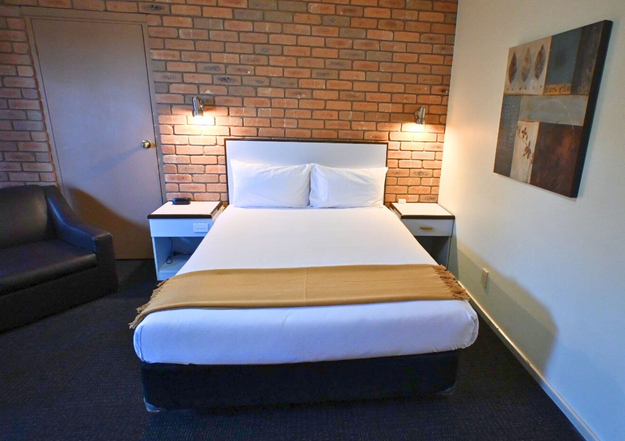 1 bedroom, minibar, desk, laptop workspace