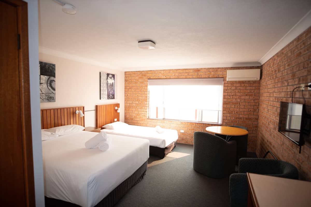 Literie de qualité supérieure, surmatelas, bureau