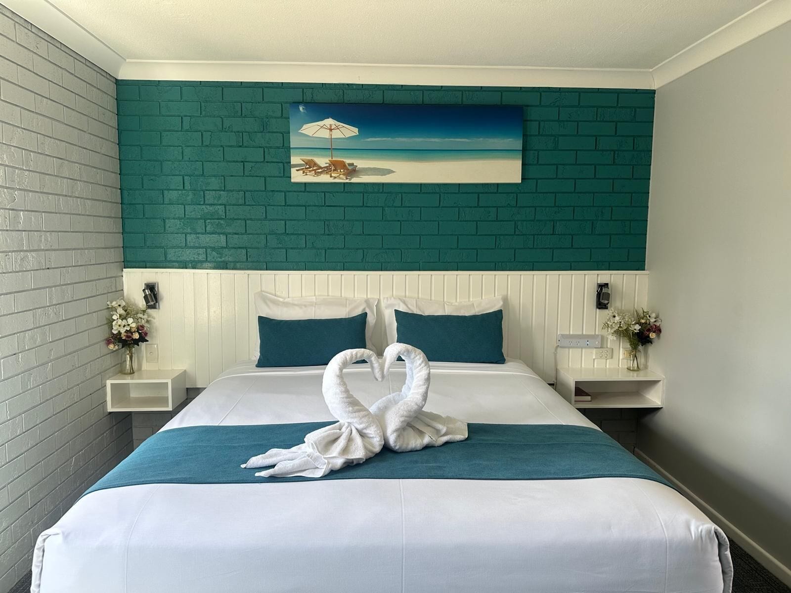 Deluxe King Room | Premium bedding, pillow-top beds, desk, laptop workspace